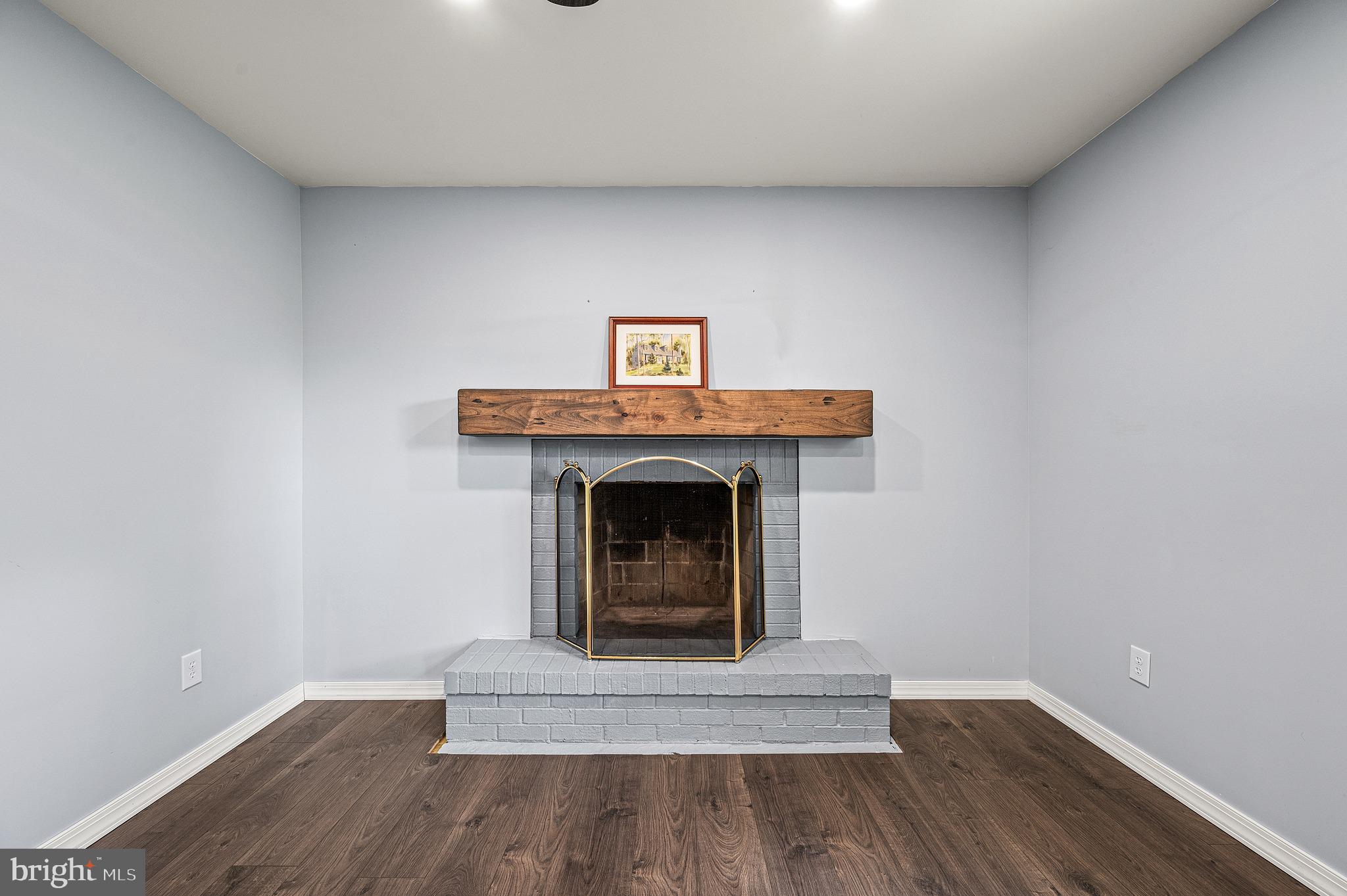 1199 Glenside Road Downingtown, PA 19335 - Photo 7 of 47 Living Room