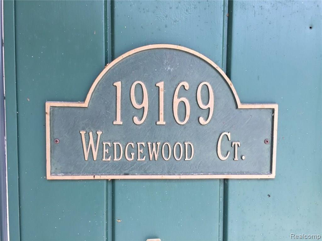 19169 Wedgewood Road Riverview, MI 48193 - Photo 2 of 24