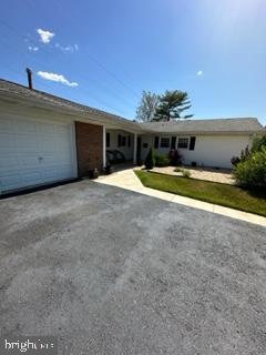 25 Country Club Road Willingboro, NJ 08046 - Photo 4 of 13 a view of a house with pool and a yard