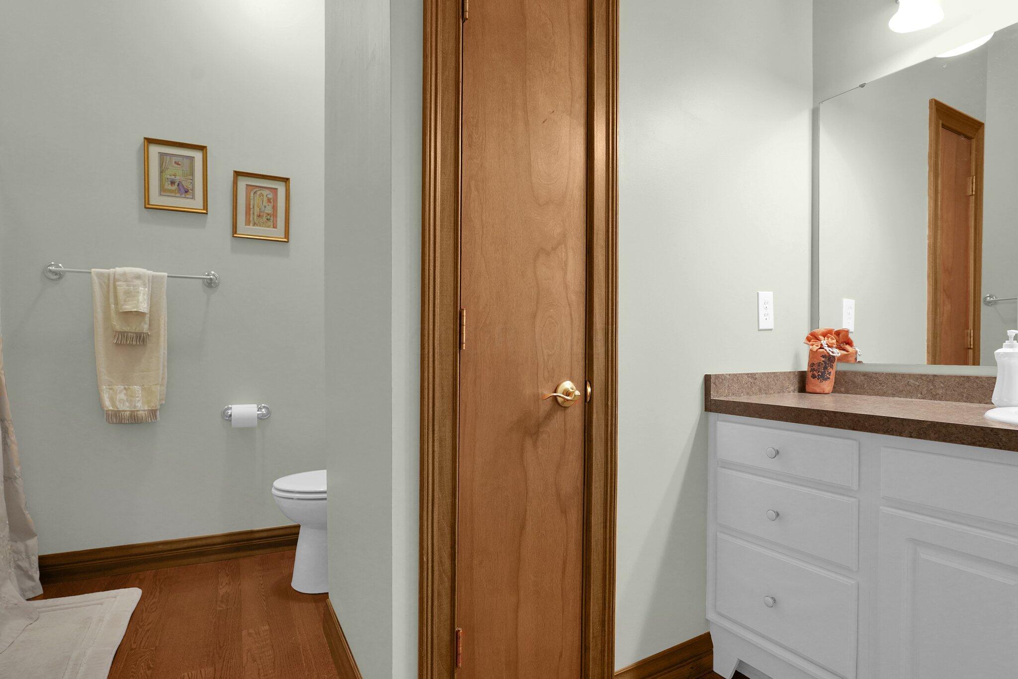 9120 York Road Southwest Etna, OH 43062 - Photo 21 of 42 Bathroom