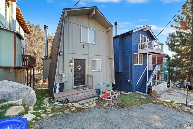 $349,900 | 33419 Cedar Drive, Running Springs, CA 92382