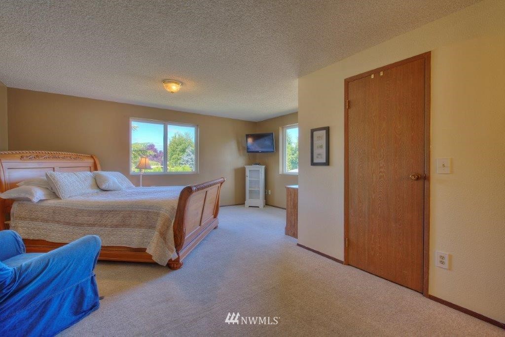 18633 110th Place Southeast Renton, WA 98055 - Photo 13 of 24