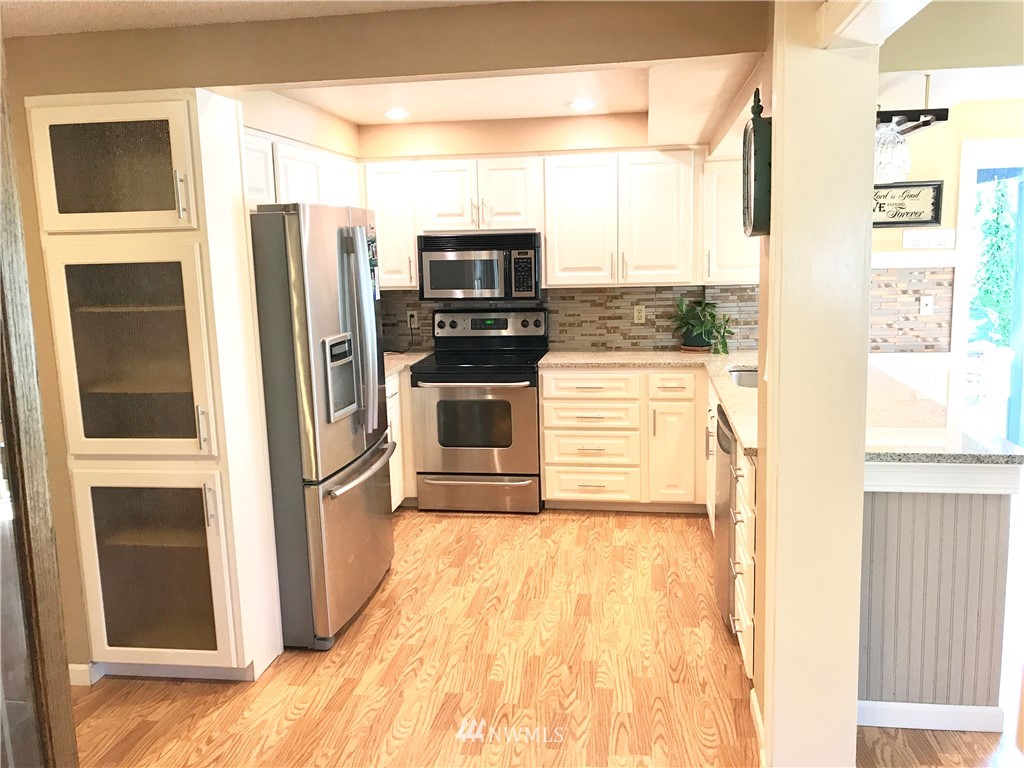 18633 110th Place Southeast Renton, WA 98055 - Photo 9 of 24