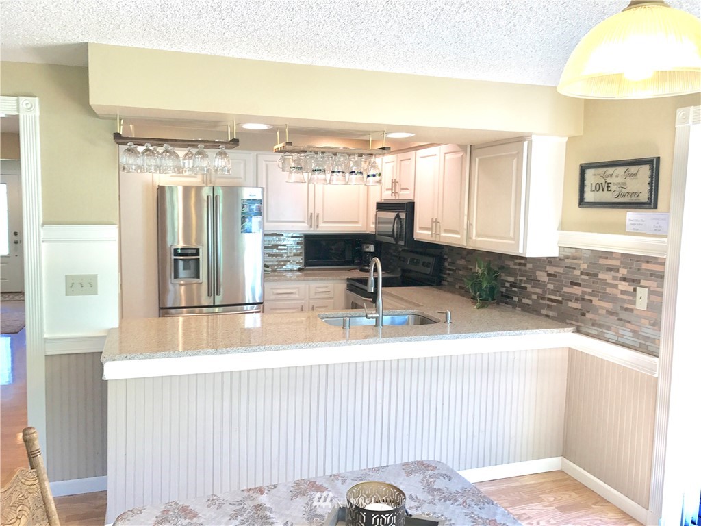 18633 110th Place Southeast Renton, WA 98055 - Photo 10 of 24