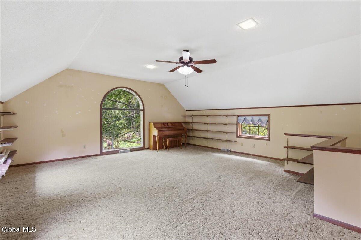 908 Mohegan Road Niskayuna, NY 12309 - Photo 31 of 40 32-026_MW2_0409