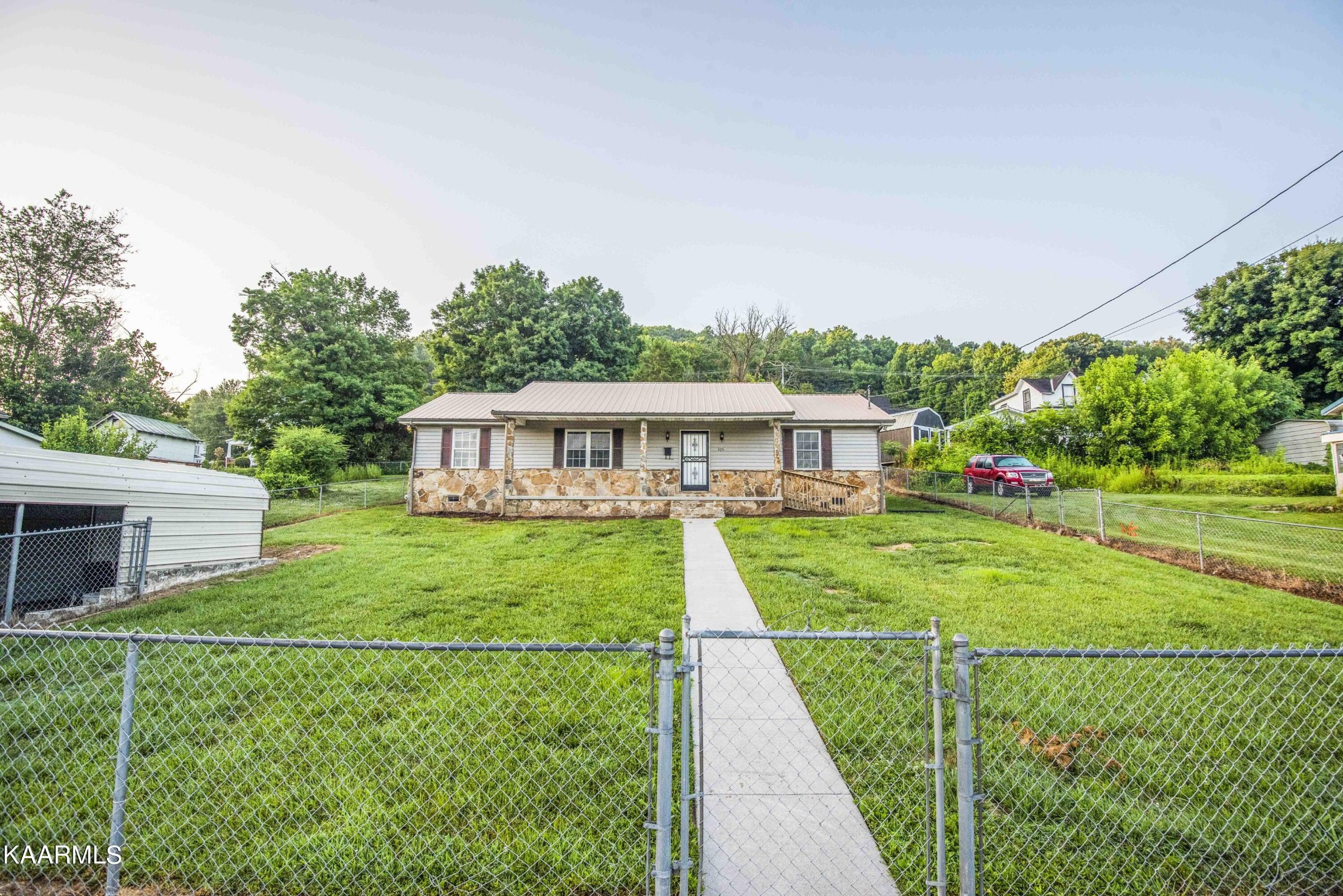 305 West Spring Street Oliver Springs, TN 37840 - Photo 1 of 29 Gallery Image 1
