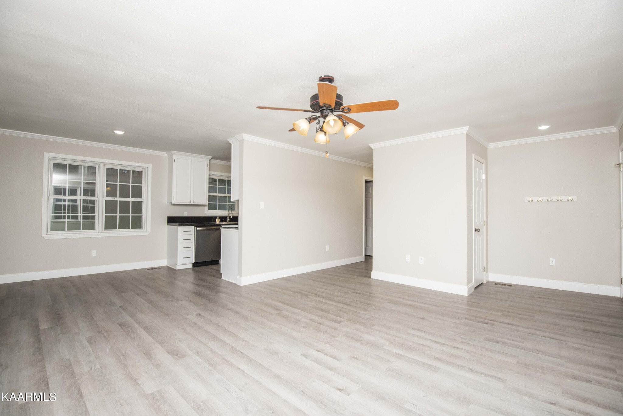 305 West Spring Street Oliver Springs, TN 37840 - Photo 12 of 29 Gallery Image 12
