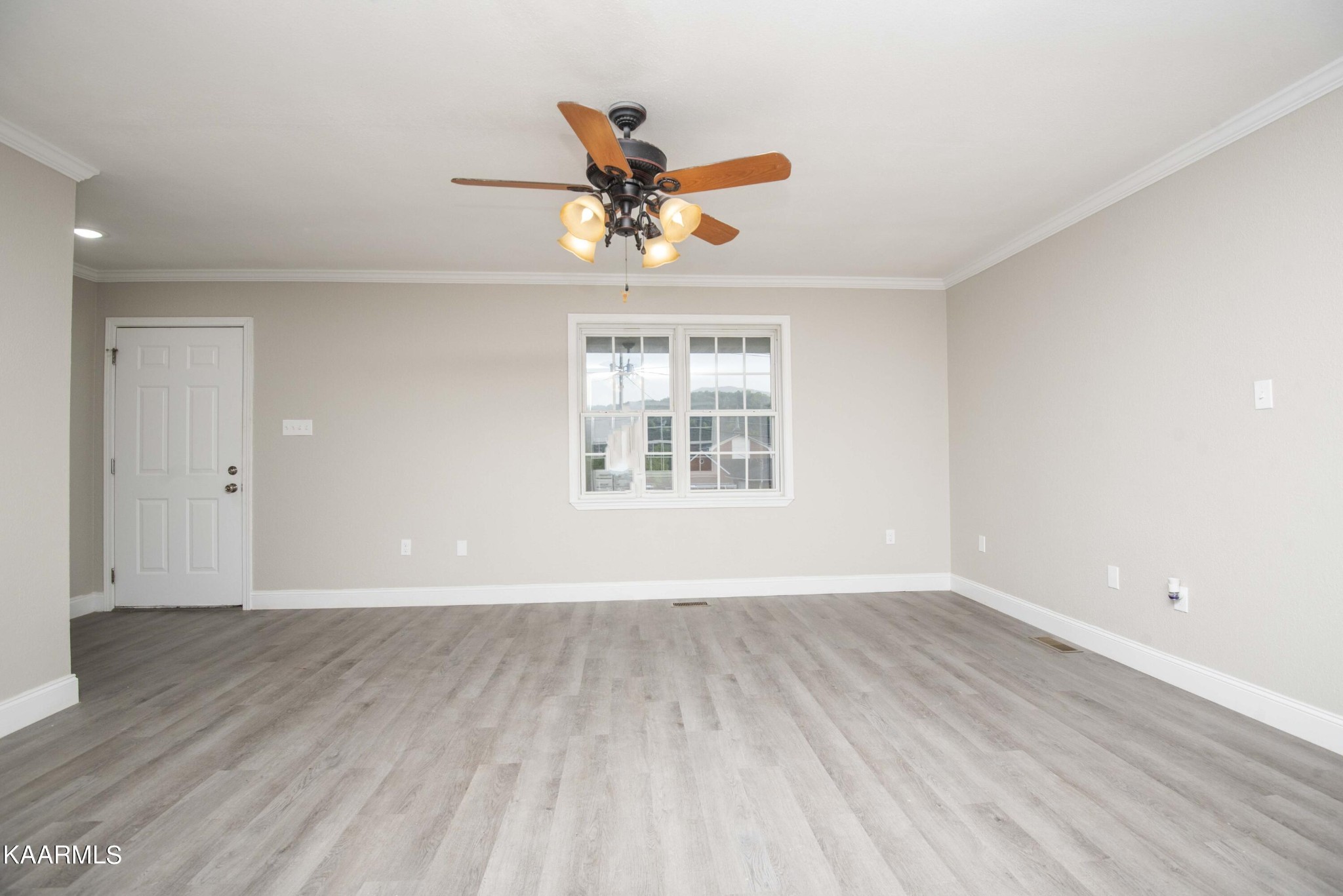 305 West Spring Street Oliver Springs, TN 37840 - Photo 14 of 29 Gallery Image 14