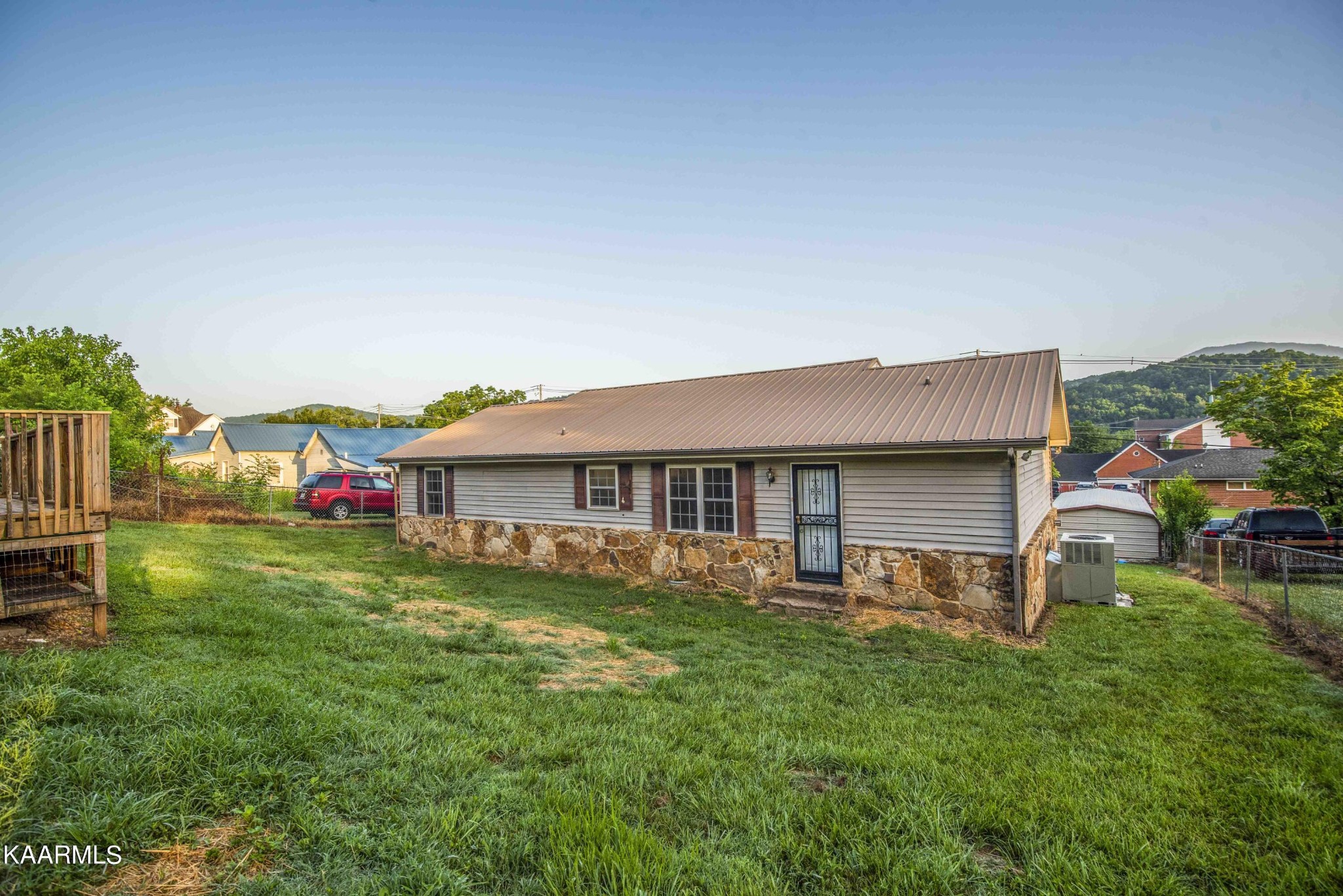 305 West Spring Street Oliver Springs, TN 37840 - Photo 6 of 29 Gallery Image 6
