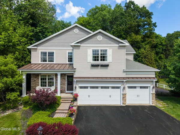$949,900 | 15 Wildwood Drive, Colonie, NY 12211