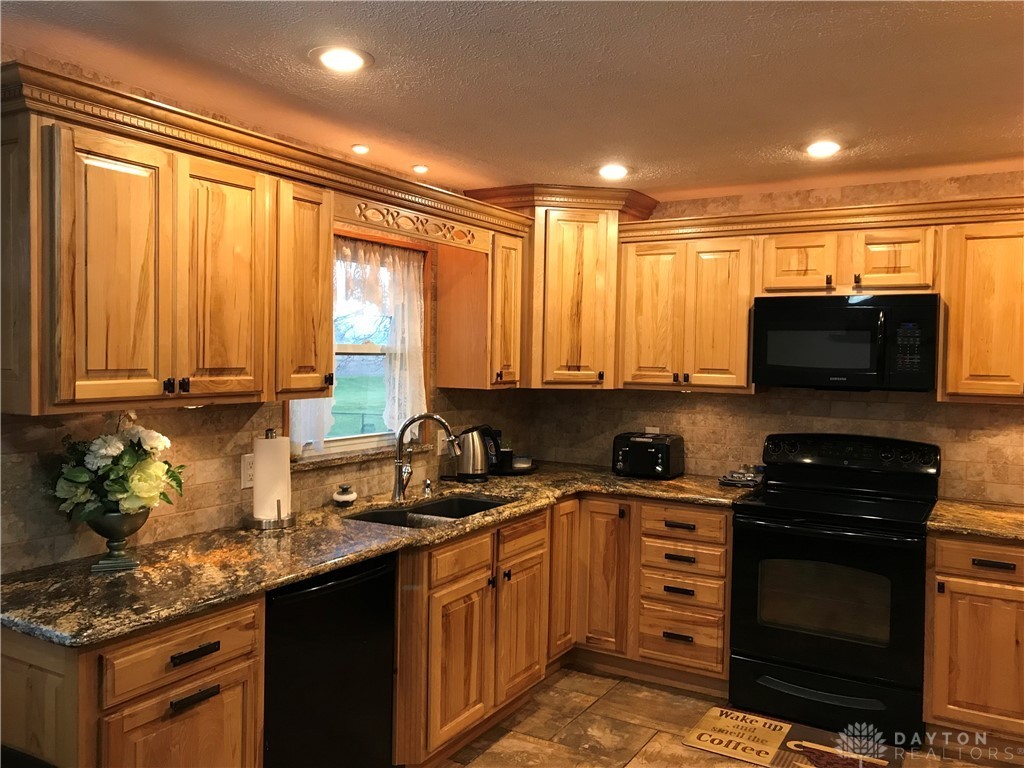 7772 Sweet Potato Ridge Road Brookville, OH 45309 - Photo 5 of 37 Gallery Image 5
