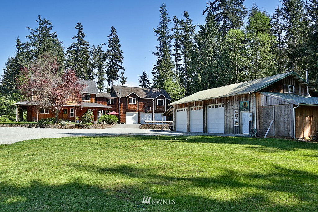 6595 Heggenes Road Clinton, WA 98236 - Photo 2 of 25 Gallery Image 2