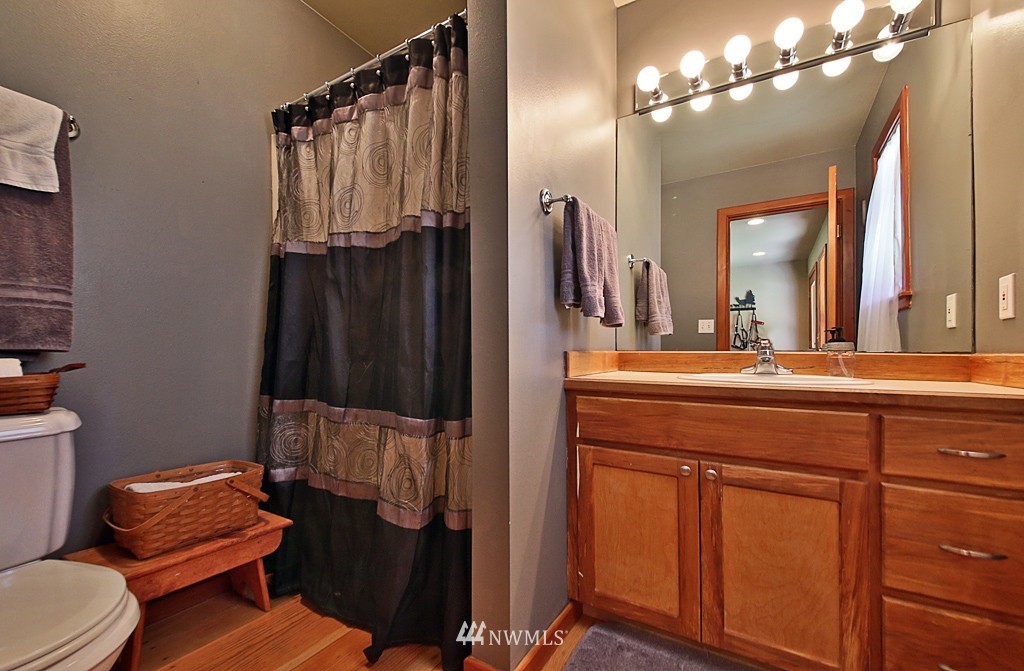 6595 Heggenes Road Clinton, WA 98236 - Photo 13 of 25 Gallery Image 13