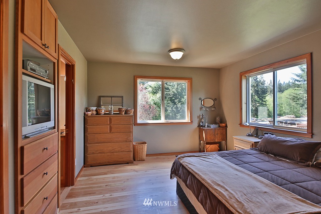 6595 Heggenes Road Clinton, WA 98236 - Photo 16 of 25 Gallery Image 16
