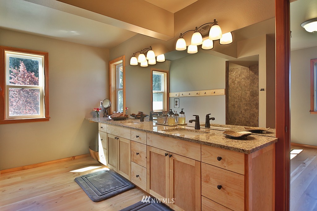 6595 Heggenes Road Clinton, WA 98236 - Photo 18 of 25 Gallery Image 18