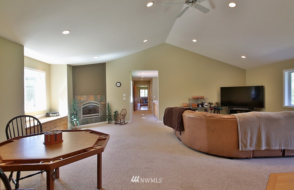 6595 Heggenes Road Clinton, WA 98236 - Photo 22 of 25 Gallery Image 22