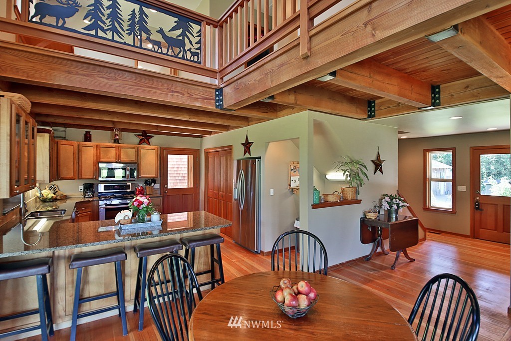 6595 Heggenes Road Clinton, WA 98236 - Photo 10 of 25 Gallery Image 10