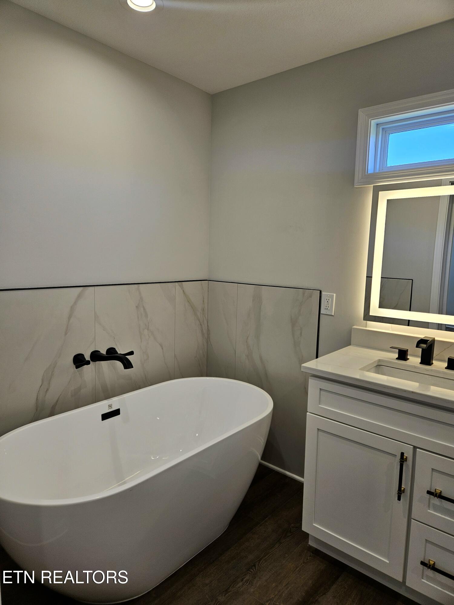 260 Thompson Road Madisonville, TN 37354 - Photo 12 of 34 20260120_103908