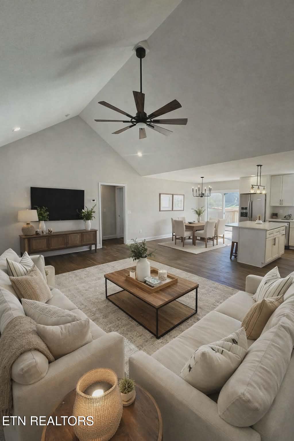 260 Thompson Road Madisonville, TN 37354 - Photo 3 of 34 Messenger_creation_34403748-33A3-4717-82