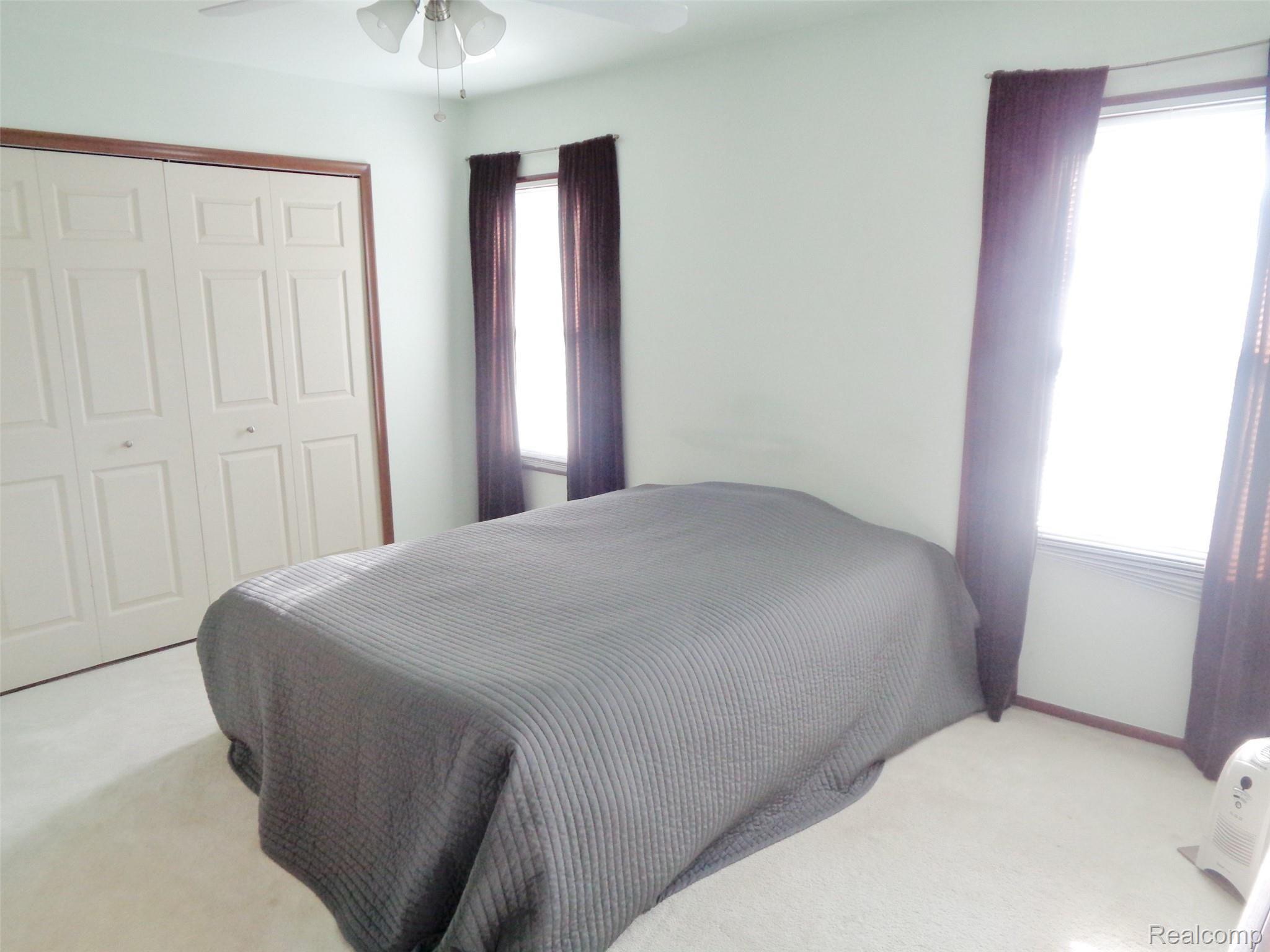 31213 Hoover Road Warren, MI 48093 - Photo 7 of 14 31213 Hoover_07.JPG