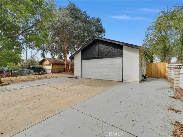 $3,000 | 1022 Ruby Drive, Perris, CA 92571