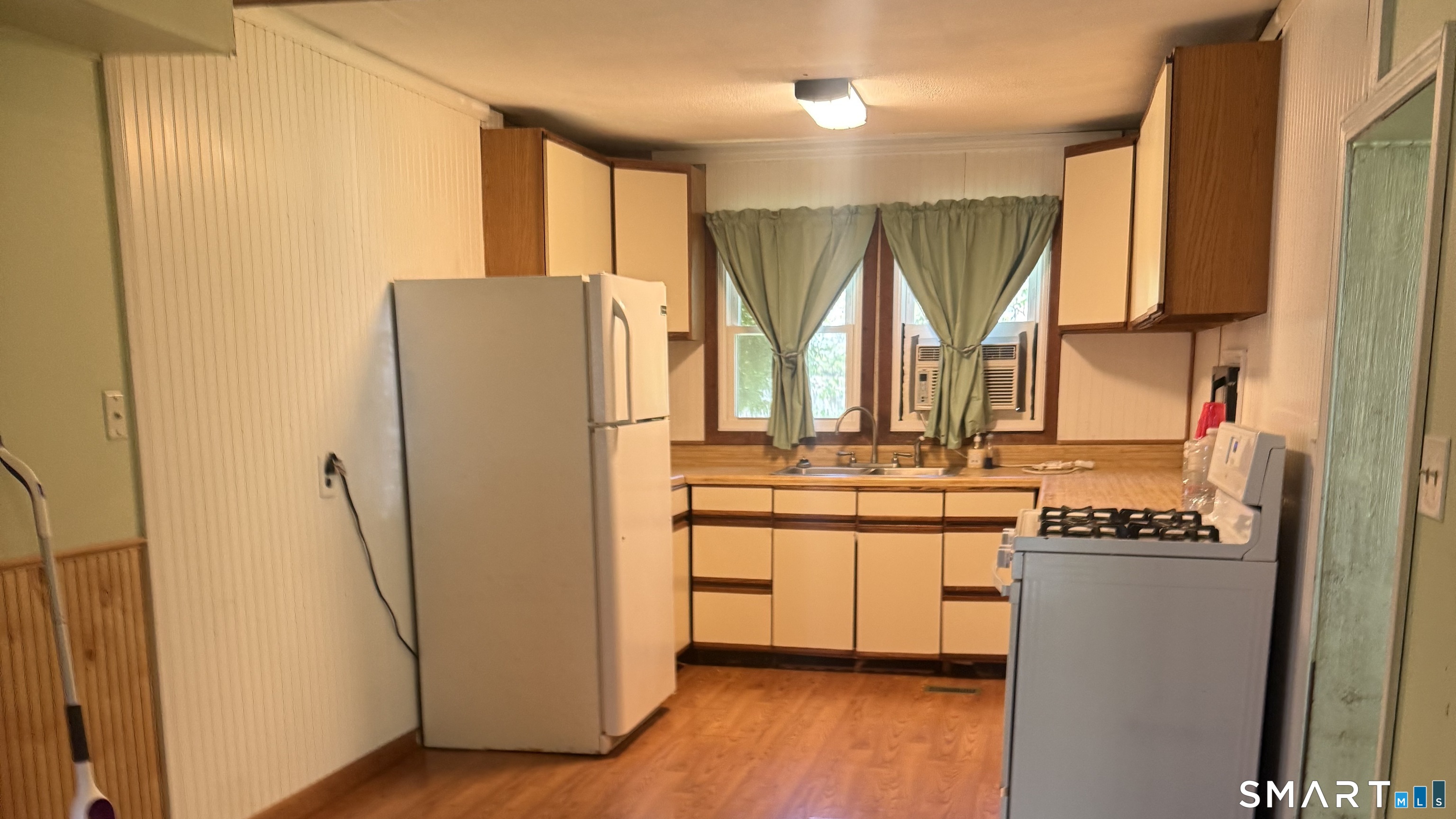 63 Evergreen Park Clinton, CT 06413 - Photo 7 of 11