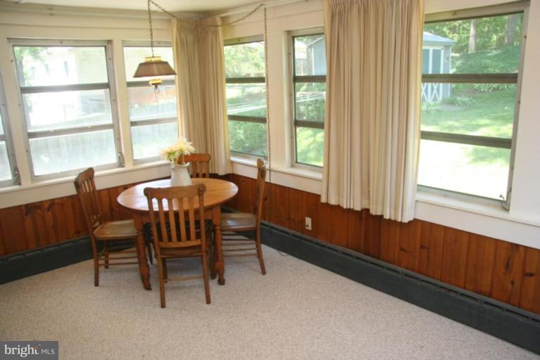 11904 Rocking Horse Road Rockville, MD 20852 - Photo 13 of 28 Family Room