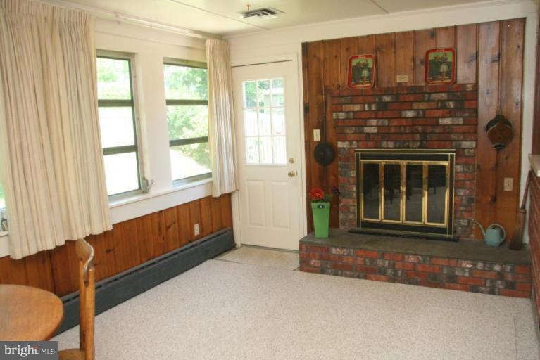 11904 Rocking Horse Road Rockville, MD 20852 - Photo 14 of 28 Family Room #2