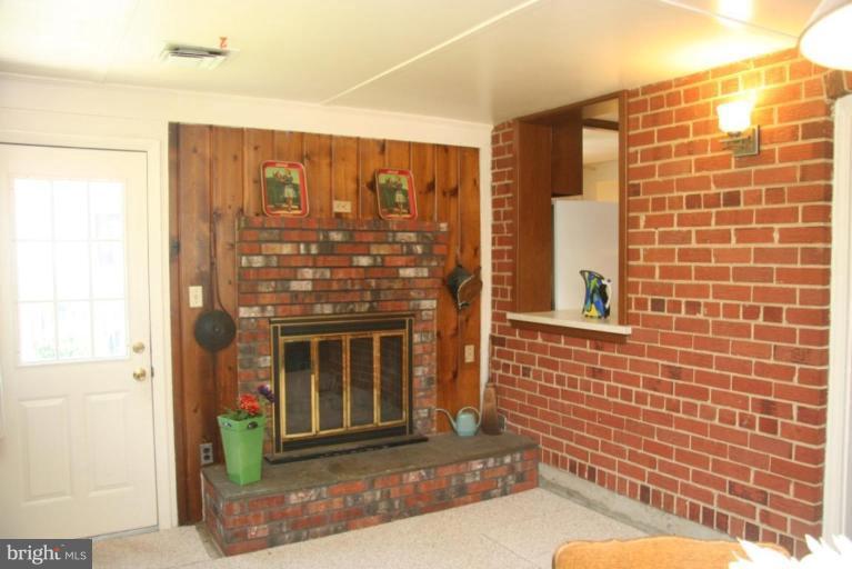 11904 Rocking Horse Road Rockville, MD 20852 - Photo 15 of 28 Family Room #3