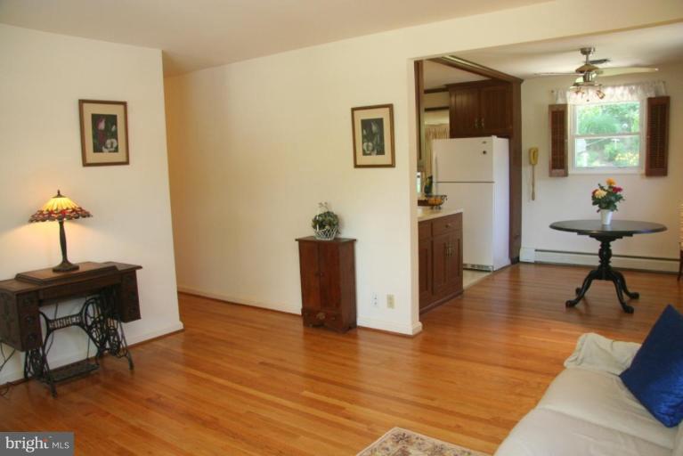 11904 Rocking Horse Road Rockville, MD 20852 - Photo 5 of 28 Living Room/Dining Room