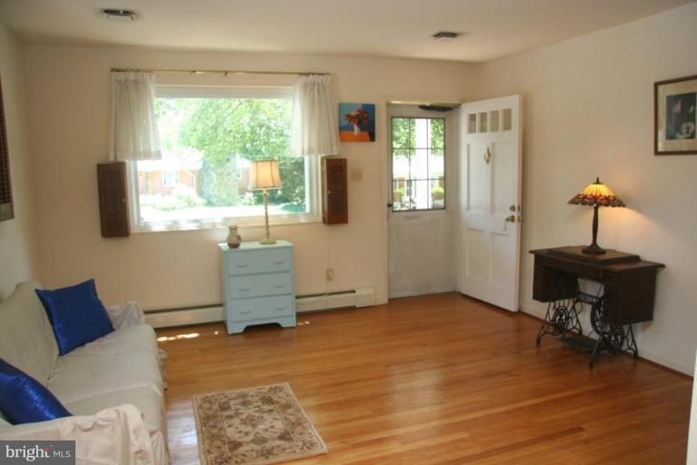11904 Rocking Horse Road Rockville, MD 20852 - Photo 6 of 28 Living Room #3