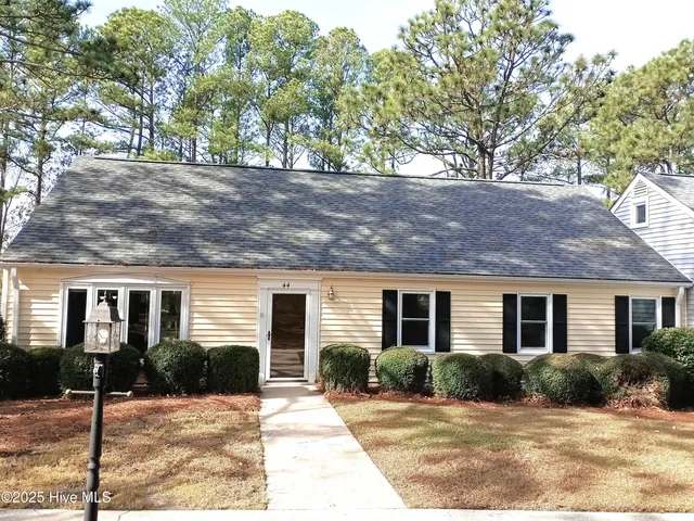 $340,000 | 44 Village Green Circle, Southern Pines, NC 28387