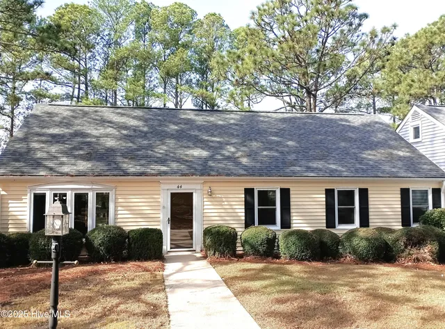 $340,000 | 44 Village Green Circle, Southern Pines, NC 28387