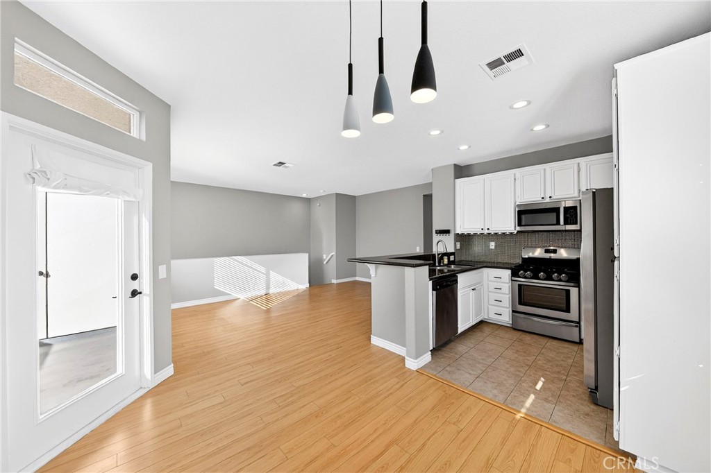 17809 Ash Court Carson, CA 90746 - Photo 11 of 39