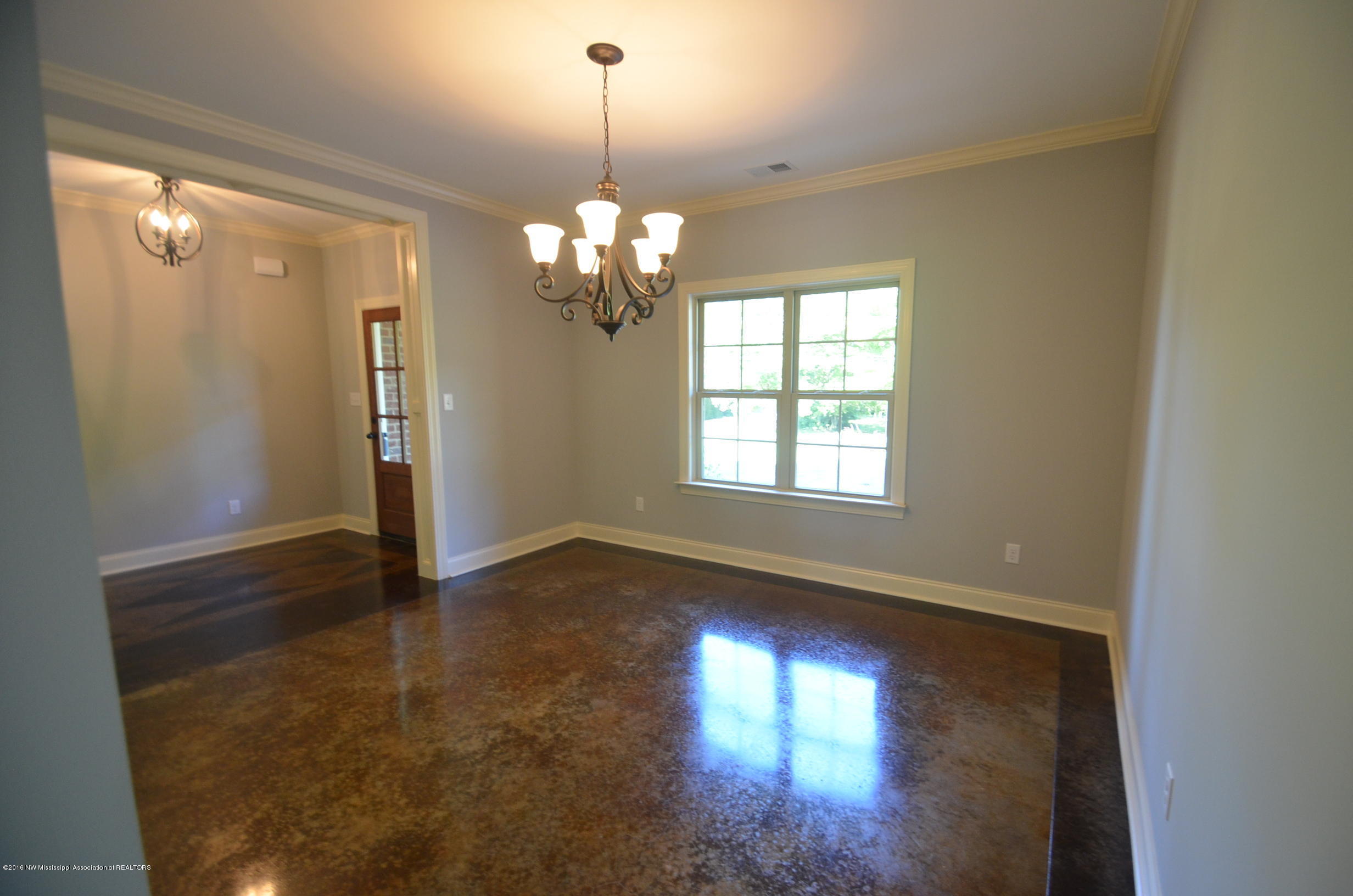1702 Gwynn Road Nesbit, MS 38651 - Photo 3 of 24 Dining room