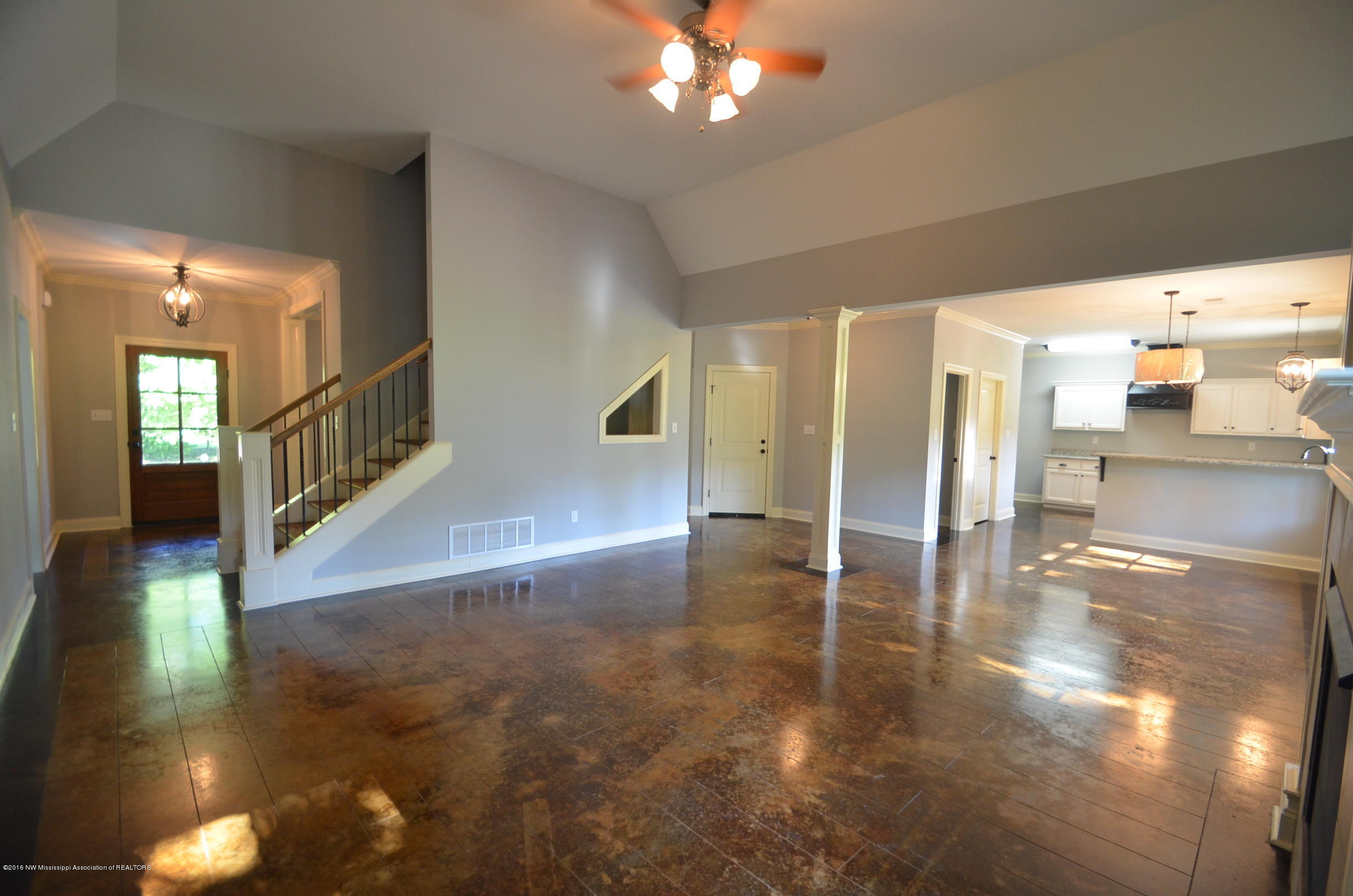 1702 Gwynn Road Nesbit, MS 38651 - Photo 6 of 24 Great room with view of the kitchen