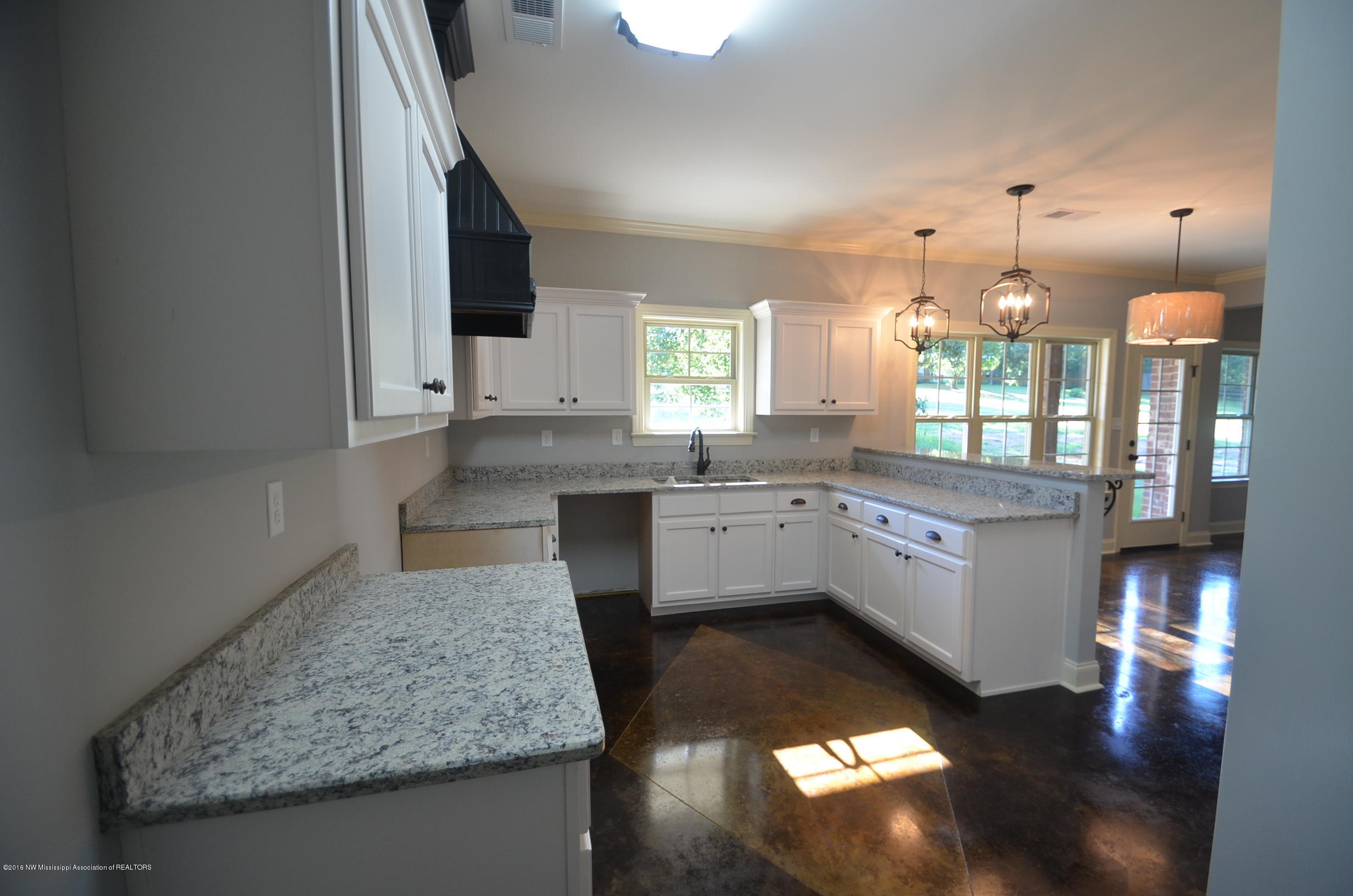 1702 Gwynn Road Nesbit, MS 38651 - Photo 8 of 24 Kitchen