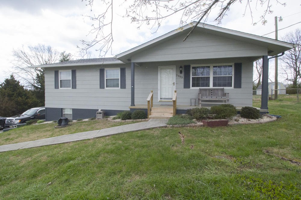 7909 Powell Heights Road Powell, TN 37849 - Photo 6 of 38 Gallery Image 6