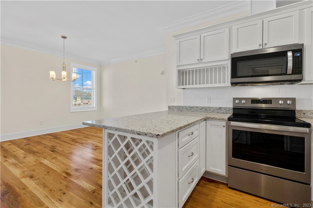 73 West Main Street, Unit 6 Clinton, CT 06413 - Photo 11 of 23