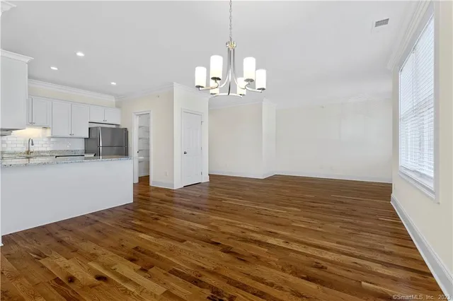 $2,100 | 73 West Main Street, Unit 6, Clinton, CT 06413