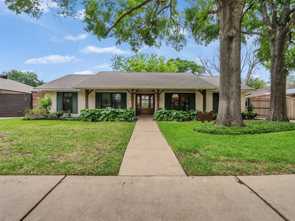 $705,000 | 7727 Meadowvale Drive, Houston, TX 77063