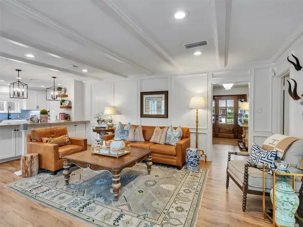 $705,000 | 7727 Meadowvale Drive, Houston, TX 77063