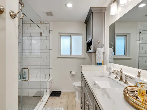 $705,000 | 7727 Meadowvale Drive, Houston, TX 77063