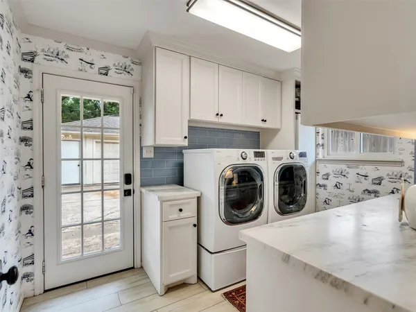 $705,000 | 7727 Meadowvale Drive, Houston, TX 77063