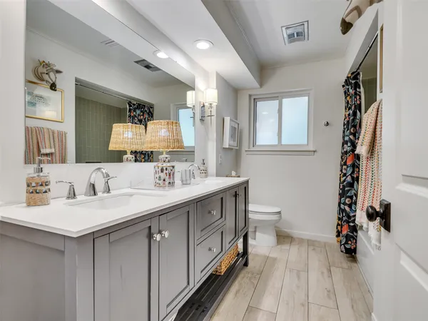 $705,000 | 7727 Meadowvale Drive, Houston, TX 77063