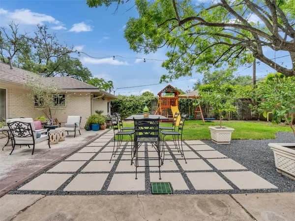 $705,000 | 7727 Meadowvale Drive, Houston, TX 77063