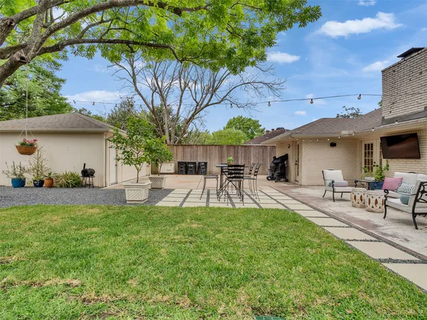 $705,000 | 7727 Meadowvale Drive, Houston, TX 77063