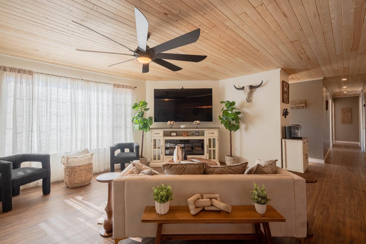 19112 Marjorie Road Salinas, CA 93907 - Photo 5 of 42