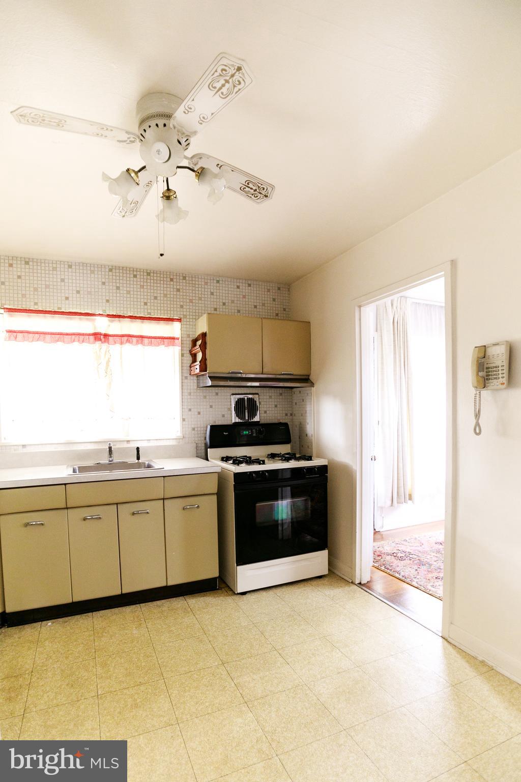 901 Prestwood Road Baltimore, MD 21228 - Photo 13 of 37
