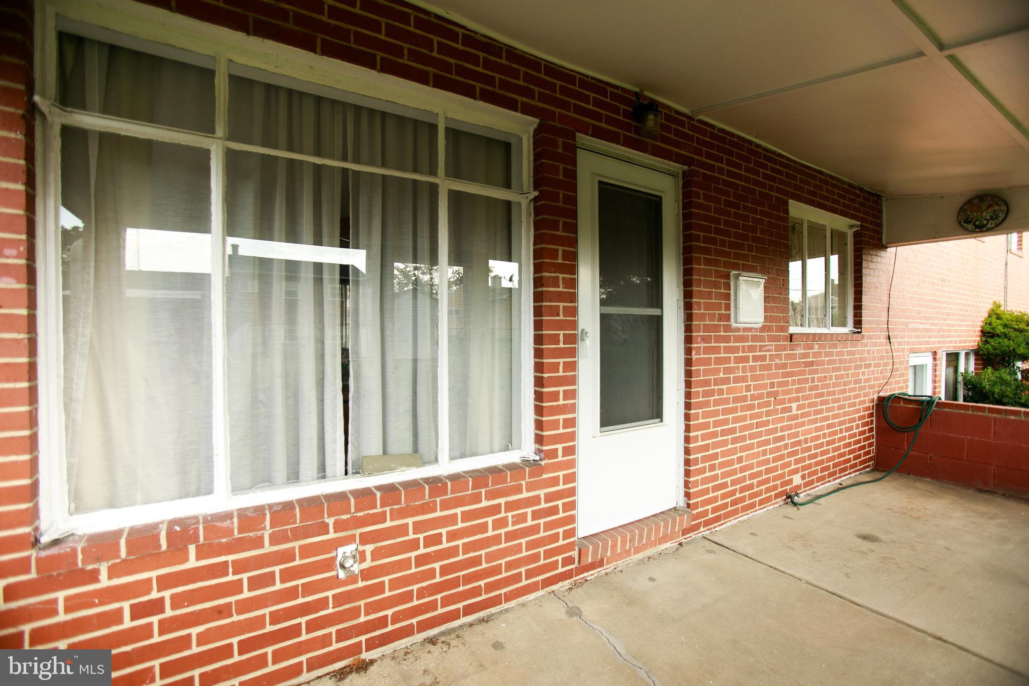 901 Prestwood Road Baltimore, MD 21228 - Photo 6 of 37 Covered rear patio